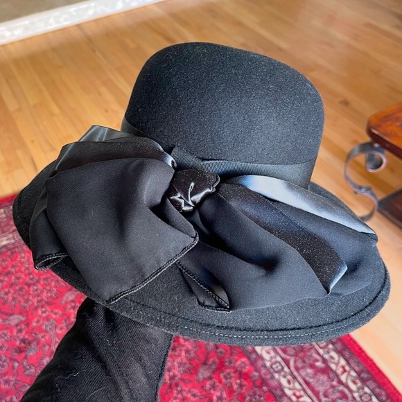 VINTAGE Black 100% Wool Hat With Removable Bow Oh-So-Stylish! - Picture 3 of 12